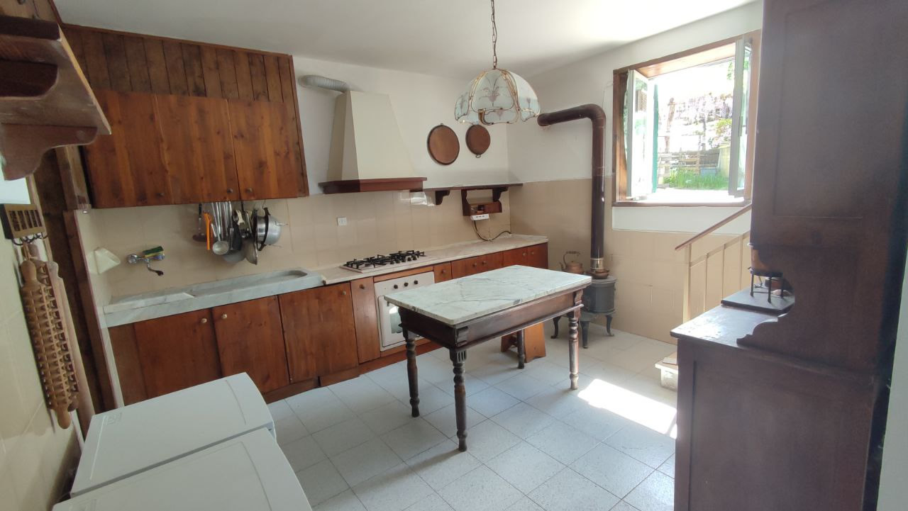 Cucina casa Banchetta Ronco Scrivia